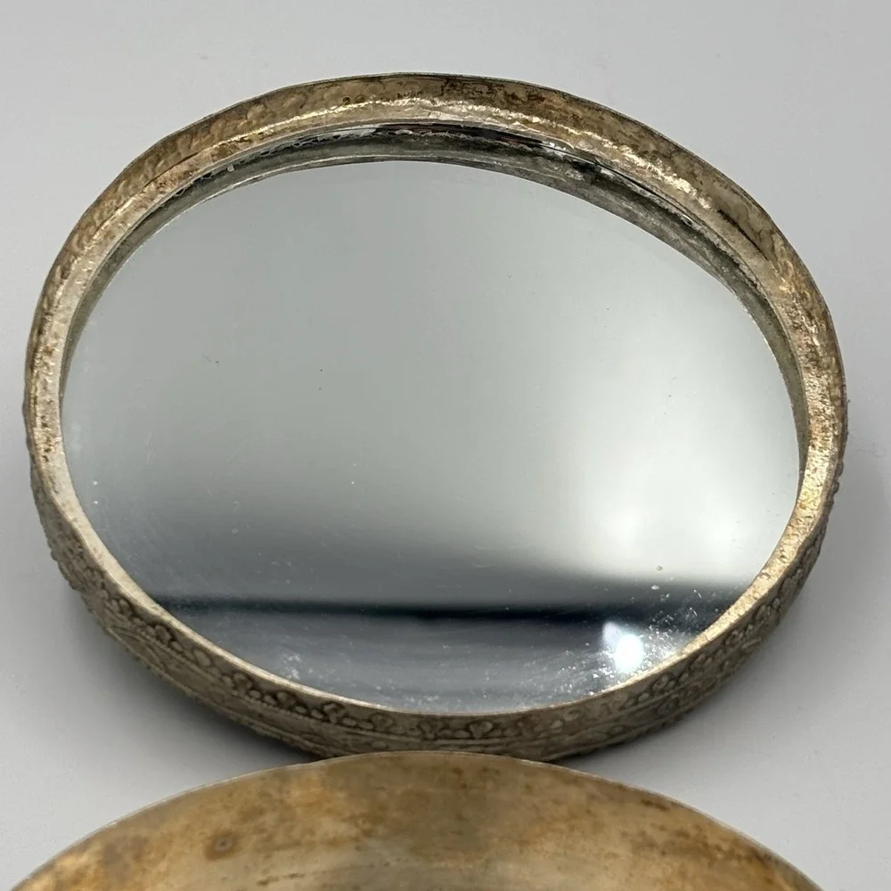 Vintage Metal Silver Tone Jewelry Trinket‎ Pill Box Oriental Etched
